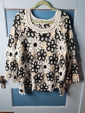Cato Black & Cream Crochet Floral Lace Tunic Sweater 22/24W